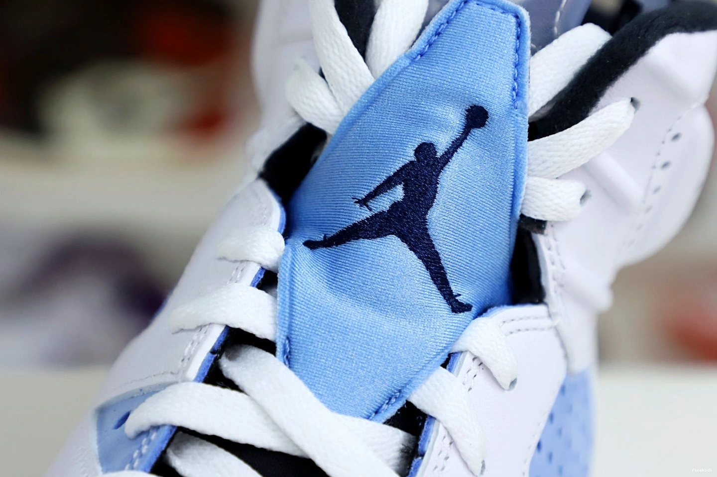 6 AIR 'UNC RETRO JORDAN HOME' 1103